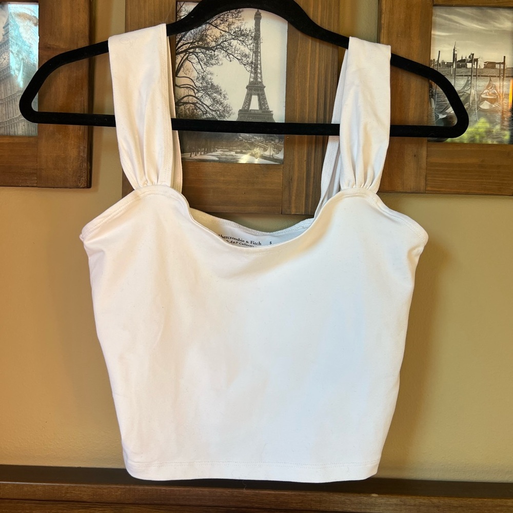 Abercrombie & Fitch Crop Top